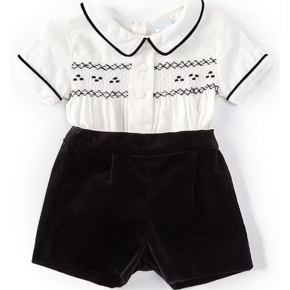 Edgehill Collection Baby Boys 3-24 Months Short Sleeve Smocked Shirt & Short Set - Picture 1 of 9